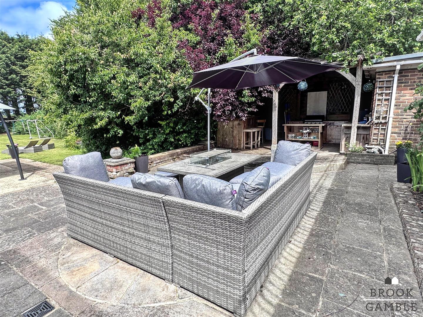 6 Bedroom House. Harley Shute Road in St. Leonards-On-Sea, 27